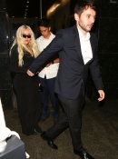 Christina_Aguilera_family_dinner_at_Avra_restaurant_in_Beverly_Hills_-_10_09_22_-_XtinaDaily_104.jpg