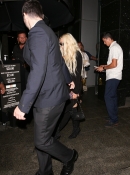 Christina_Aguilera_family_dinner_at_Avra_restaurant_in_Beverly_Hills_-_10_09_22_-_XtinaDaily_107.jpg