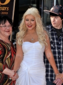 Christina_Aguilera_is_honored_with_a_Star_on_the_Hollywood_Walk_of_Fame_-_November_15_-_Christina_Aguilera_Daily_00001.jpg