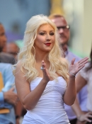 Christina_Aguilera_is_honored_with_a_Star_on_the_Hollywood_Walk_of_Fame_-_November_15_-_Christina_Aguilera_Daily_00029.jpg