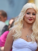Christina_Aguilera_is_honored_with_a_Star_on_the_Hollywood_Walk_of_Fame_-_November_15_-_Christina_Aguilera_Daily_00033.jpg