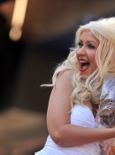 Christina_Aguilera_is_honored_with_a_Star_on_the_Hollywood_Walk_of_Fame_-_November_15_-_Christina_Aguilera_Daily_00037.jpg
