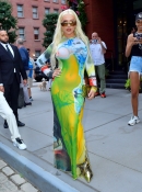 Christina_Aguilera_spotted_out_in_SoHo2C_New_York_011.jpg