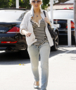 Christina_Aguilera_went_shopping_at_Fred_Segal_-_March_31_-_Christina_Aguilera_Daily_051.jpg