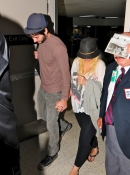 Christina_and_Matt_arriving_LAX_Airport_-_August_20_-_Christina_Aguilera_Daily_010.jpg