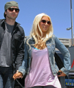 Christina_and_Matt_at_LAX_Airport_-_April_30_-_Christina_Aguilera_Daily_001.jpg