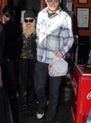 Christina_and_Matt_at_the_Ivy_Restaurant_In_Hollywood_-_December_31_-_Christina_Aguilera_Daily_032.jpg