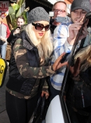 Christina_and_Matt_at_the_Ivy_Restaurant_In_Hollywood_-_December_31_-_Christina_Aguilera_Daily_038.jpg