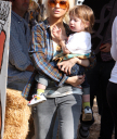 Christina_and_family_at_Mr__Bones_Pumpkin_Patch_in_Beverly_Hills_-_October_11_-_Christina_Aguilera_Daily_0080.jpg