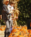 Christina_and_family_at_Mr__Bones_Pumpkin_Patch_in_Beverly_Hills_-_October_11_-_Christina_Aguilera_Daily_0149.jpg