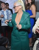 Daily_s_Fashion_Los_Angeles_Awards_Christina_Aguilera_-_Xtina_Daily_00004_~0.jpg