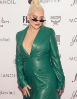 Daily_s_Fashion_Los_Angeles_Awards_Christina_Aguilera_-_Xtina_Daily_00015_.jpg