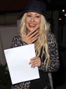 Dinner_Date_with_Jordan_-_September_22_-_Christina_Aguilera_Daily_0002.jpg