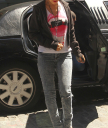 Enters_her_Soho_hotel_-_May_7_-_Christina_Aguilera_Daily_0011.jpg