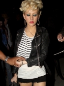 Leaving_Trousdale_Club_in_Los_Angeles_-_March_24_-_Christina_Aguilera_Daily_003.jpg