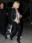 Leaving__Crown__Bar_in_LA_-_February_12_-_Christina_Aguilera_Daily_04.jpg