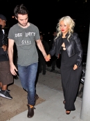 Leaving_a_Nightclub_With_Matt_-_May_26_-_Christina_Aguilera_Daily_04.jpg