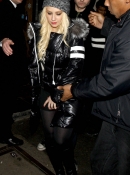 Mahiki_Night_Club_at_2_30am_-_December_13_-_Christina_Aguilera_Daily_0008.jpg