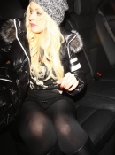 Mahiki_Night_Club_at_2_30am_-_December_13_-_Christina_Aguilera_Daily_0012.jpg