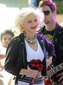 NBC_s_Today_Show_-_June_8_-_Christina_Aguilera_Daily_00376.jpg
