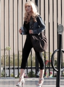 Filename=On_the_set_of_Burlesque_in_Los_Angeles_-_February_16_-_Christina_Aguilera_Daily_017.jpg
Filesize=3367KiB
Dimensions=2550x3600
Date added=Apr 11, 2023 On_the_set_of_Burlesque_in_Los_Angeles_-_February_16_-_Christina_Aguilera_Daily_017.jpg