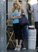 On_the_set_of_Burlesque_in_Los_Angeles_-_January_11_-_Christina_Aguilera_Daily_03.jpg