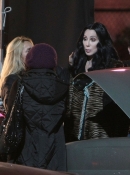 On_the_set_of_Burlesque_in_Los_Angeles_-_January_8_-_Christina_Aguilera_Daily_003.jpg