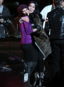 On_the_set_of_Burlesque_in_Los_Angeles_-_January_8_-_Christina_Aguilera_Daily_010.jpg