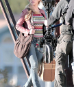 On_the_set_of_Burlesque_in_Los_Angeles_-_November_17_-_Christina_Aguilera_Daily_004.jpg