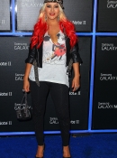 Samsung_Galaxy_Note_II_Launch_Party_-_October_25_-_Christina_Aguilera_Daily_001.jpg