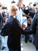 Shopping_On_Rodeo_Drive_With_Jordan_-_March_21_-__Christina_Aguilera_Daily_12.jpg