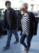 Shopping_On_Rodeo_Drive_With_Jordan_-_March_21_-__Christina_Aguilera_Daily_16.jpg