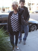 Shopping_On_Rodeo_Drive_With_Jordan_-_March_21_-__Christina_Aguilera_Daily_26.jpg