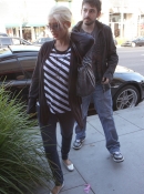 Shopping_On_Rodeo_Drive_With_Jordan_-_March_21_-__Christina_Aguilera_Daily_27.jpg