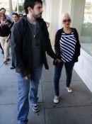 Shopping_On_Rodeo_Drive_With_Jordan_-_March_21_-__Christina_Aguilera_Daily_39.jpg