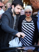 Shopping_On_Rodeo_Drive_With_Jordan_-_March_21_-__Christina_Aguilera_Daily_42.jpg