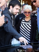 Shopping_On_Rodeo_Drive_With_Jordan_-_March_21_-__Christina_Aguilera_Daily_44.jpg