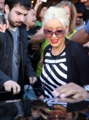 Shopping_On_Rodeo_Drive_With_Jordan_-_March_21_-__Christina_Aguilera_Daily_47.jpg