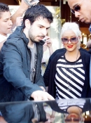 Shopping_On_Rodeo_Drive_With_Jordan_-_March_21_-__Christina_Aguilera_Daily_51.jpg