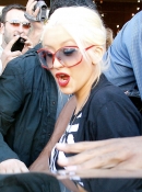 Shopping_On_Rodeo_Drive_With_Jordan_-_March_21_-__Christina_Aguilera_Daily_52.jpg