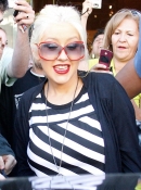 Shopping_On_Rodeo_Drive_With_Jordan_-_March_21_-__Christina_Aguilera_Daily_56.jpg