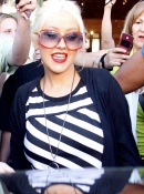 Shopping_On_Rodeo_Drive_With_Jordan_-_March_21_-__Christina_Aguilera_Daily_57.jpg
