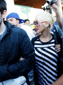 Shopping_On_Rodeo_Drive_With_Jordan_-_March_21_-__Christina_Aguilera_Daily_64.jpg