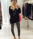 Shopping_at_Barney_s_New_York_Clothing_Boutique_-_October_4_-_Christina_Aguilera_Daily_0056.jpg
