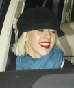 Shopping_in_Los_Angeles_-_December_22_-_Christina_Aguilera_Daily_043.jpg