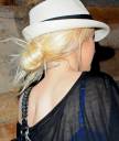 Venice_Beach_-_October_2_-_Christina_Aguilera_Daily_09.jpg