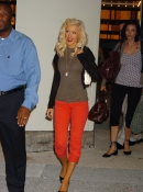 Visits_TRL-__Christina_Aguilera_Daily_3.jpg