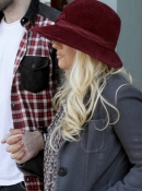 Xtina___Matt_shopping_in_Beverly_Hills_-_December_10_-_Christina_Aguilera_Daily_03.jpg