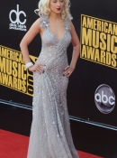 _American_Music_Awards_-_November_23_-_Christina_Aguilera_Daily_049.jpg