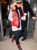 _leaving_Claridges_Hotel_in_London__-_Christina_Aguilera_Daily_003.jpg
